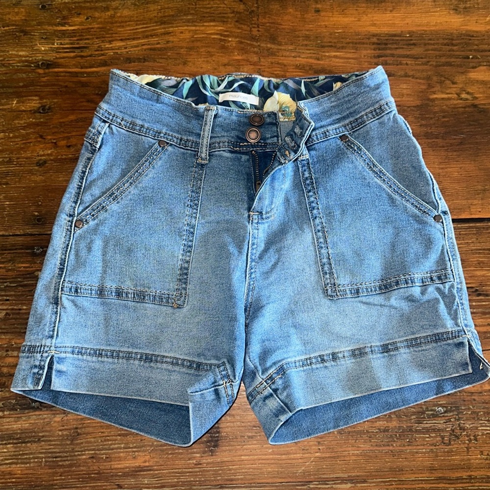 Adorable Maurice’s Jean short size 2